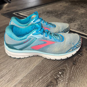 Women's Brooks Athletic Shoes Size 9.5 Blue Pink